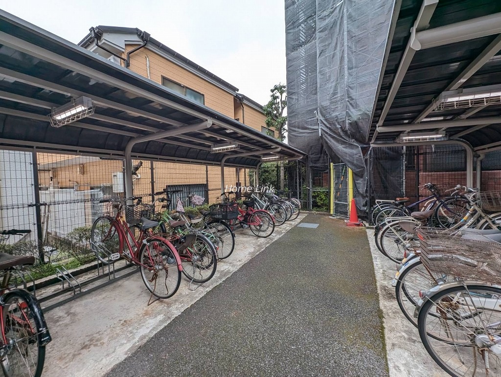 ライオンズガーデン東武練馬壱番館　駐輪場